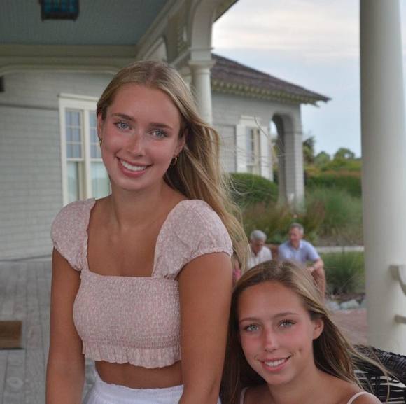 Meet your Posher, Chloe - Picture 1 of 1